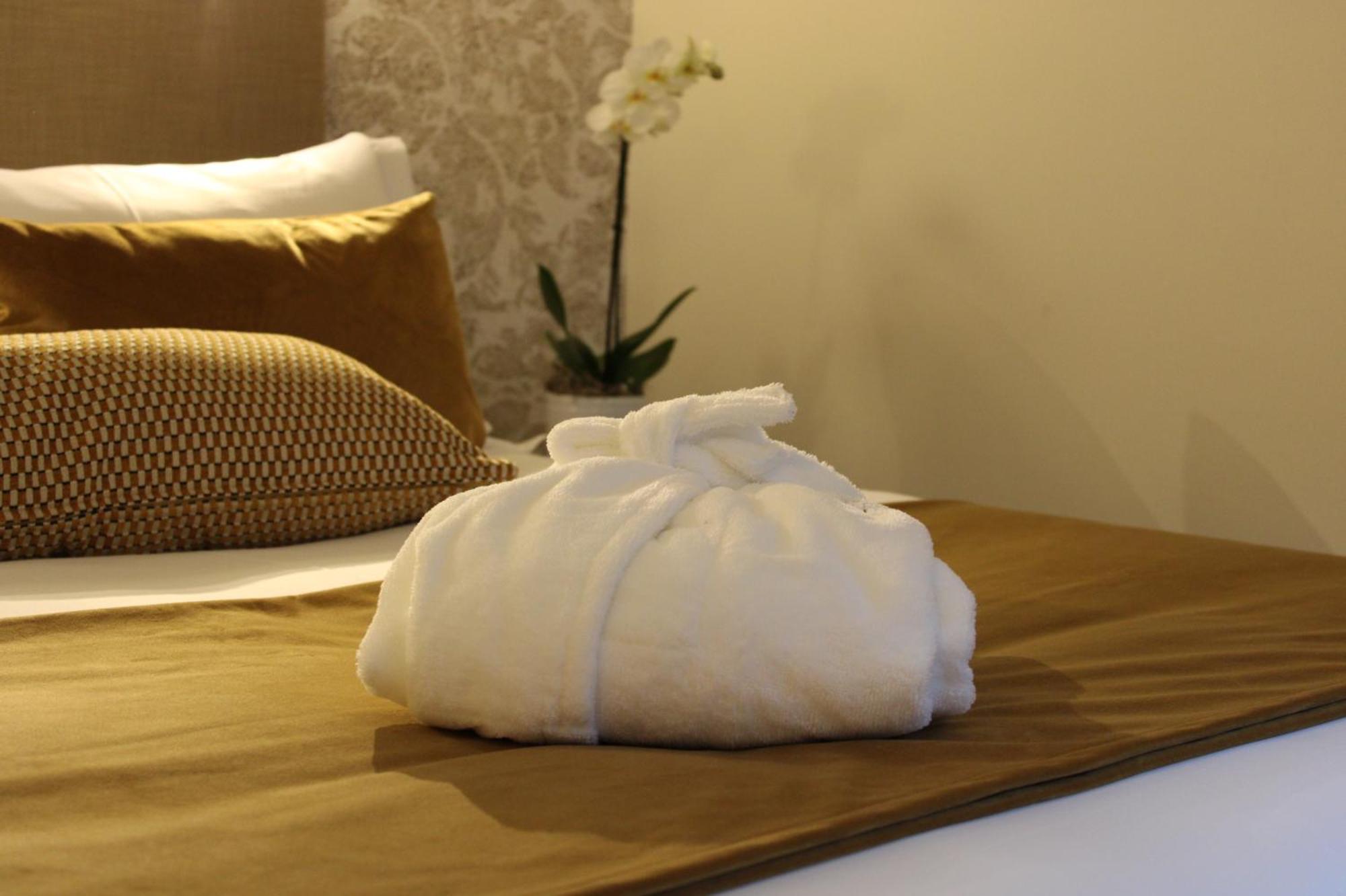 Hotel La Truffe Noire บรีฟ-ลา-เกยยาร์ด ภายนอก รูปภาพ