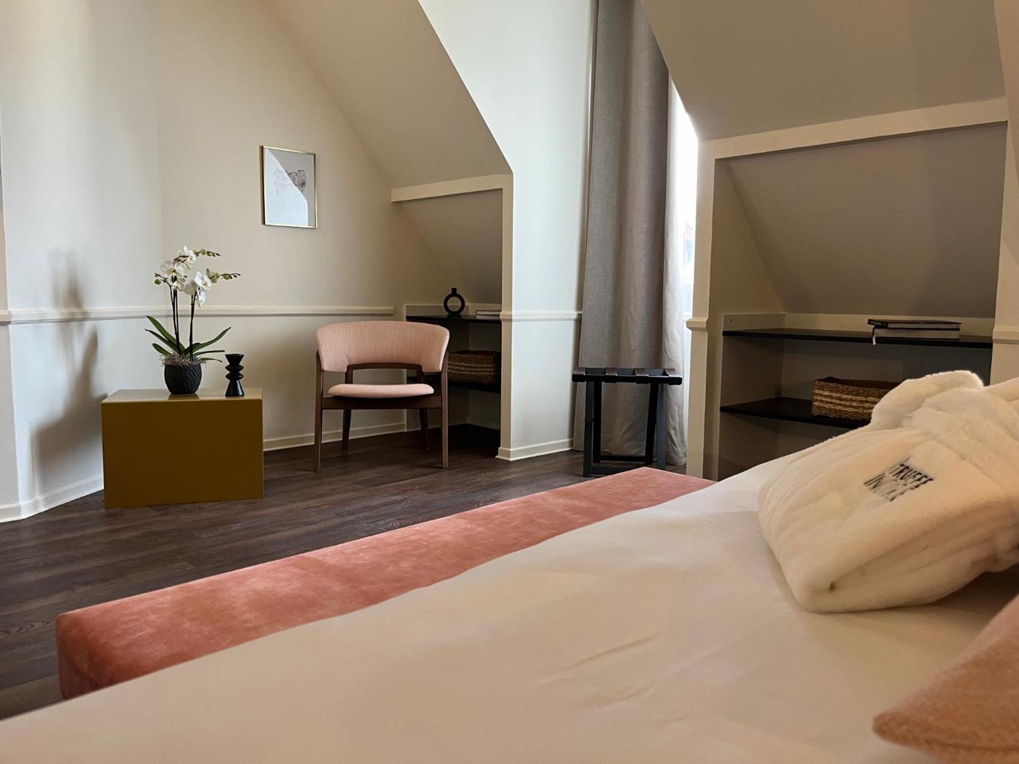 Hotel La Truffe Noire บรีฟ-ลา-เกยยาร์ด ภายนอก รูปภาพ