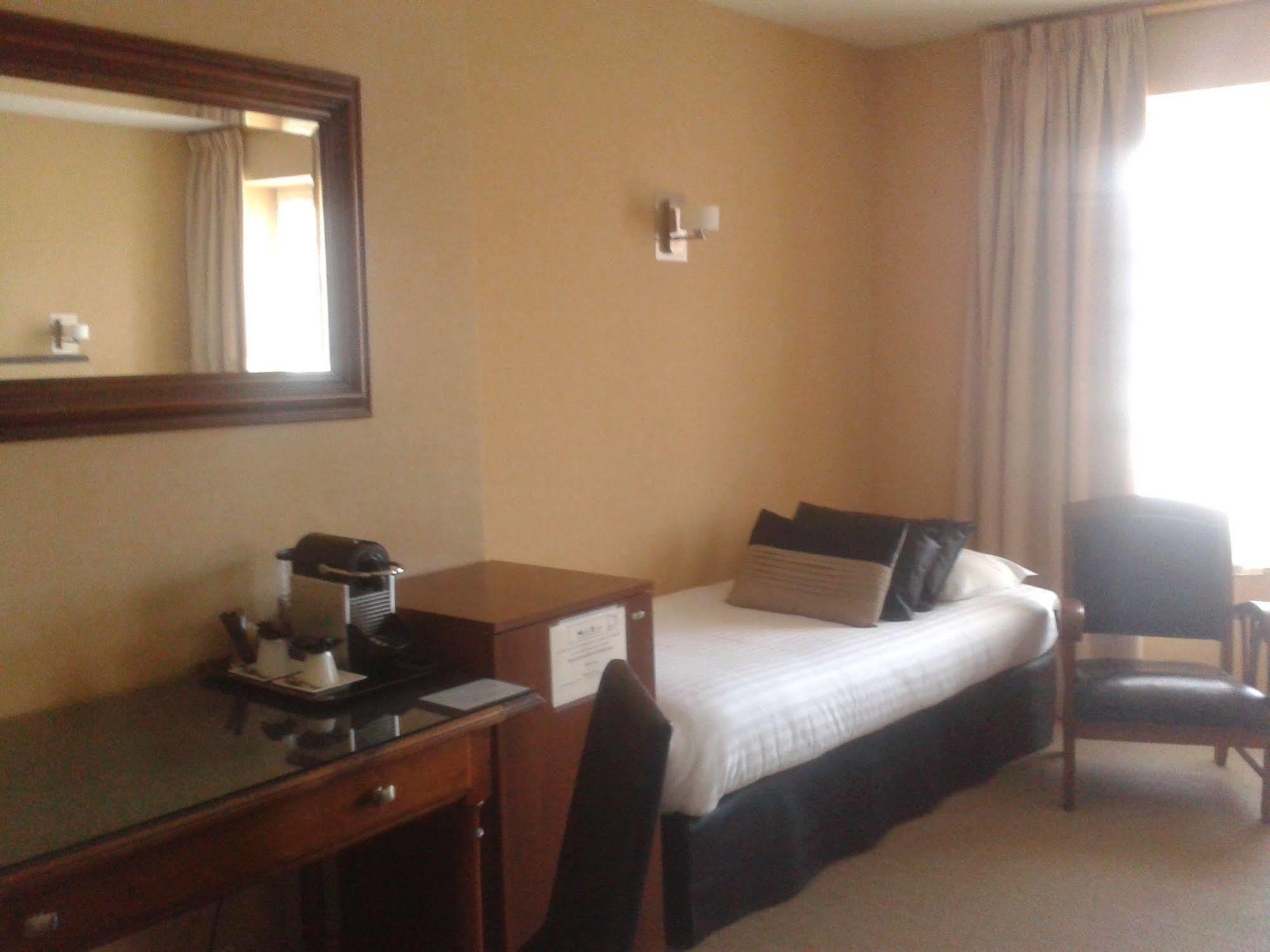 Hotel La Truffe Noire บรีฟ-ลา-เกยยาร์ด ภายนอก รูปภาพ