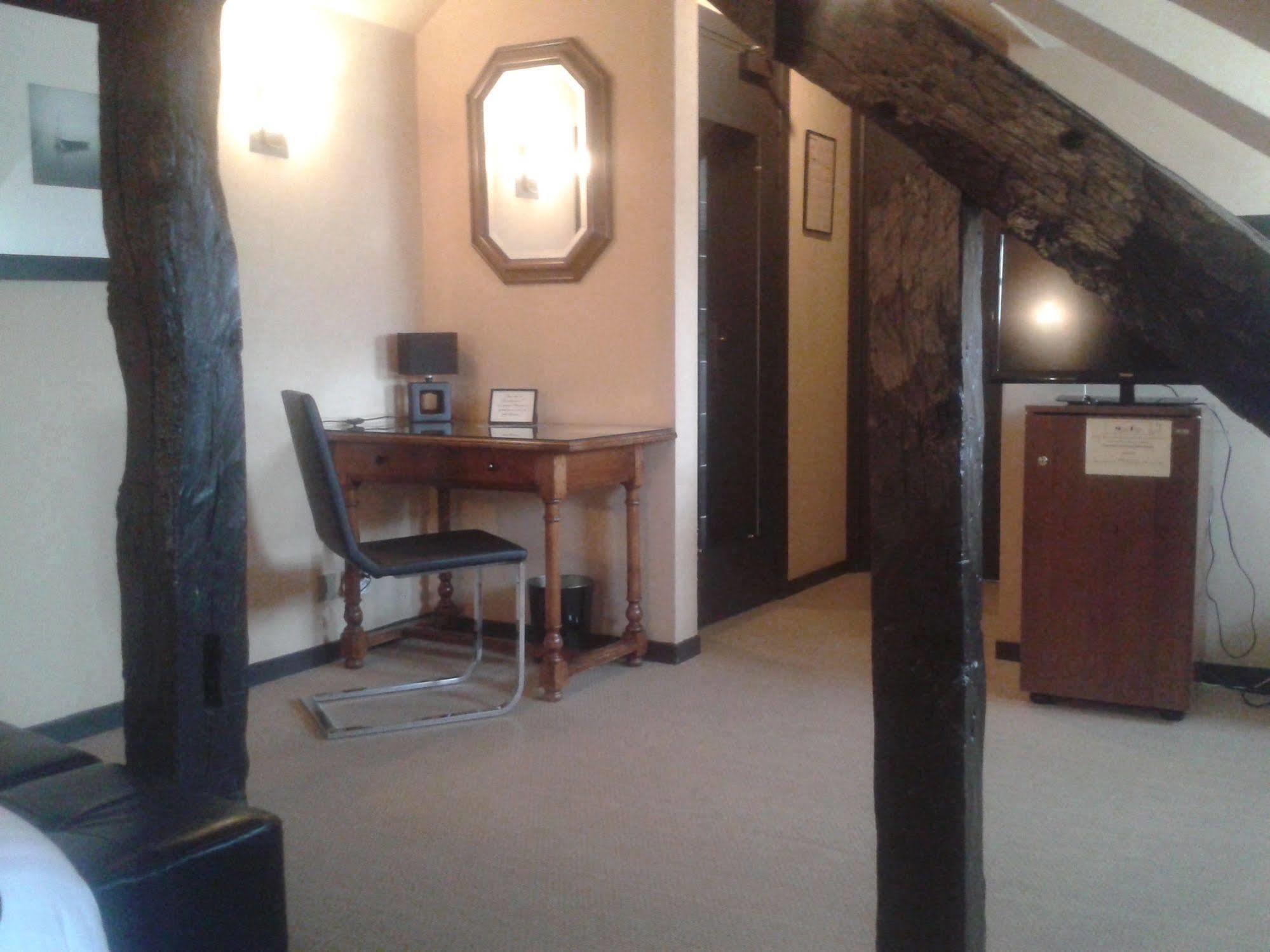 Hotel La Truffe Noire บรีฟ-ลา-เกยยาร์ด ภายนอก รูปภาพ