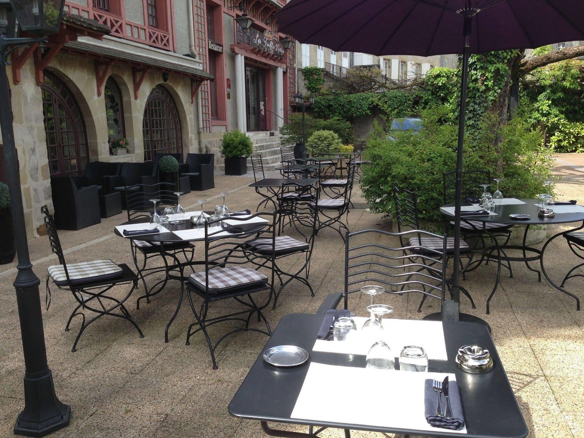 Hotel La Truffe Noire บรีฟ-ลา-เกยยาร์ด ภายนอก รูปภาพ